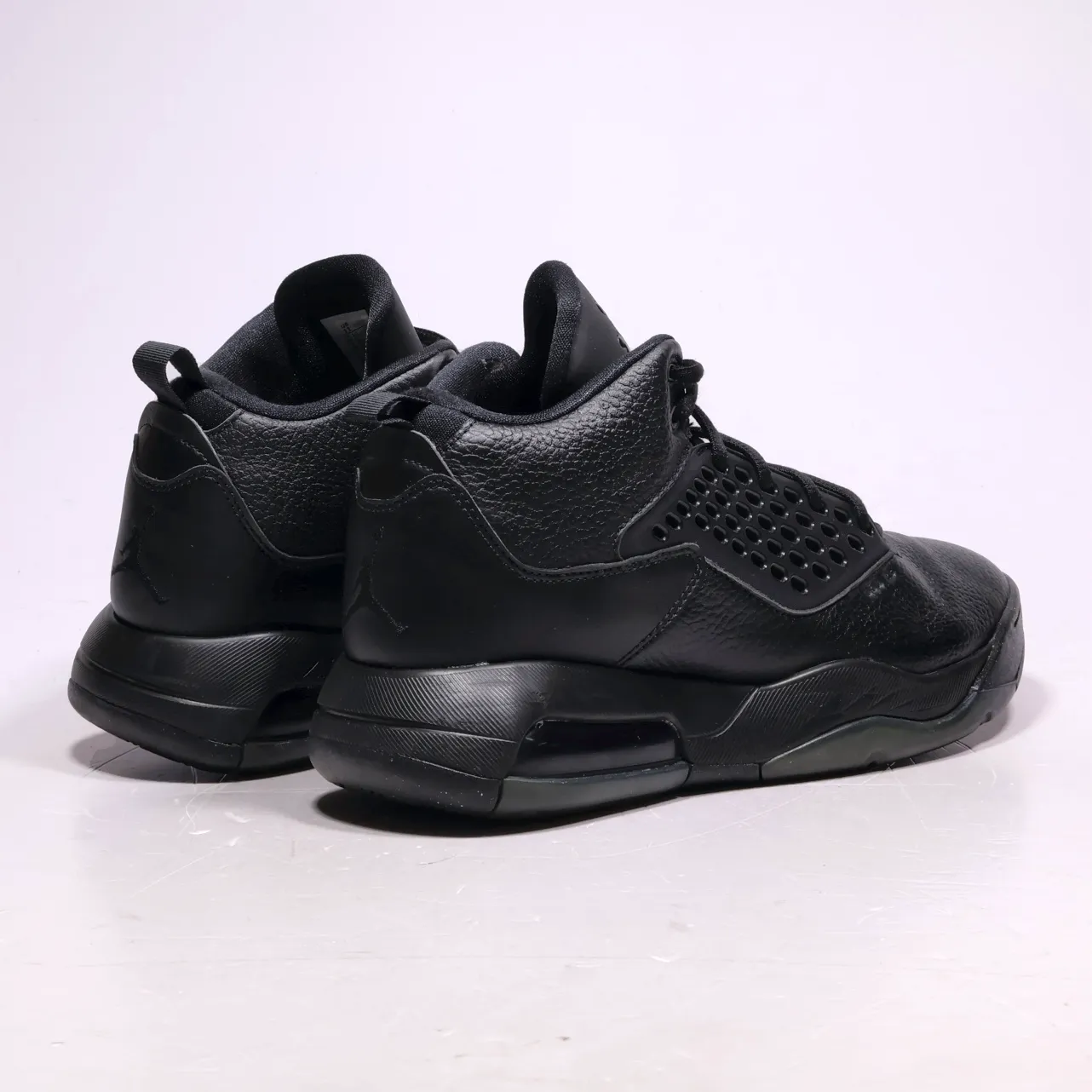 Air Jordan Maxin 20 High-Top Sneakers Leather Black Colour For Men
