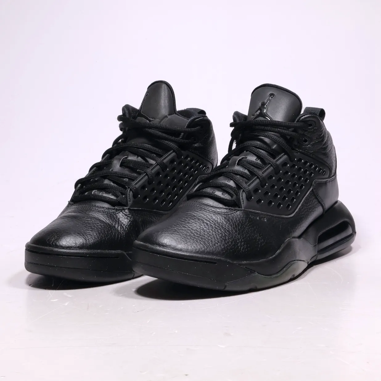 Air Jordan Maxin 20 High-Top Sneakers Leather Black Colour For Men