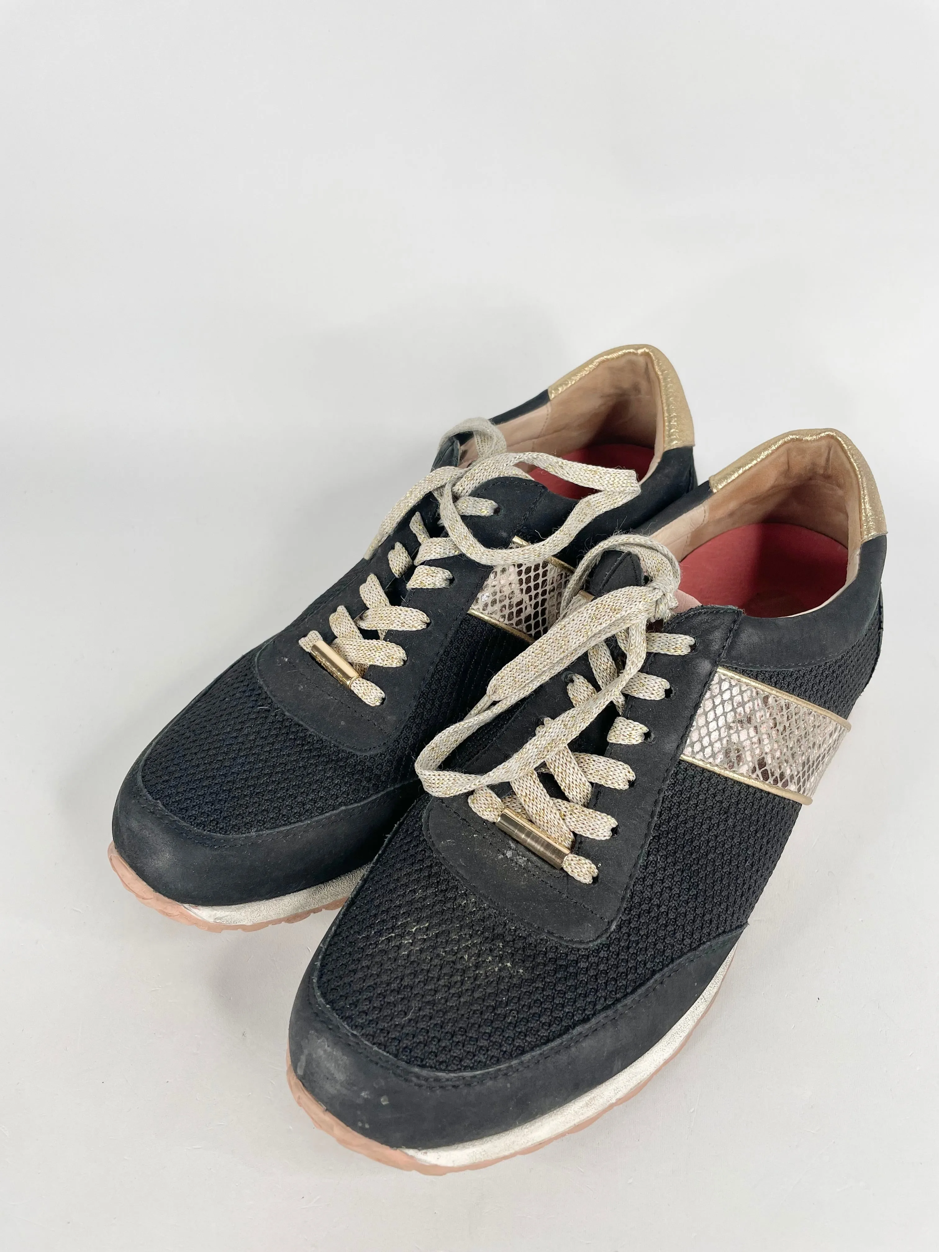 Bared Black 'Kestrel' Nubuck & Mesh Sneakers - EU39