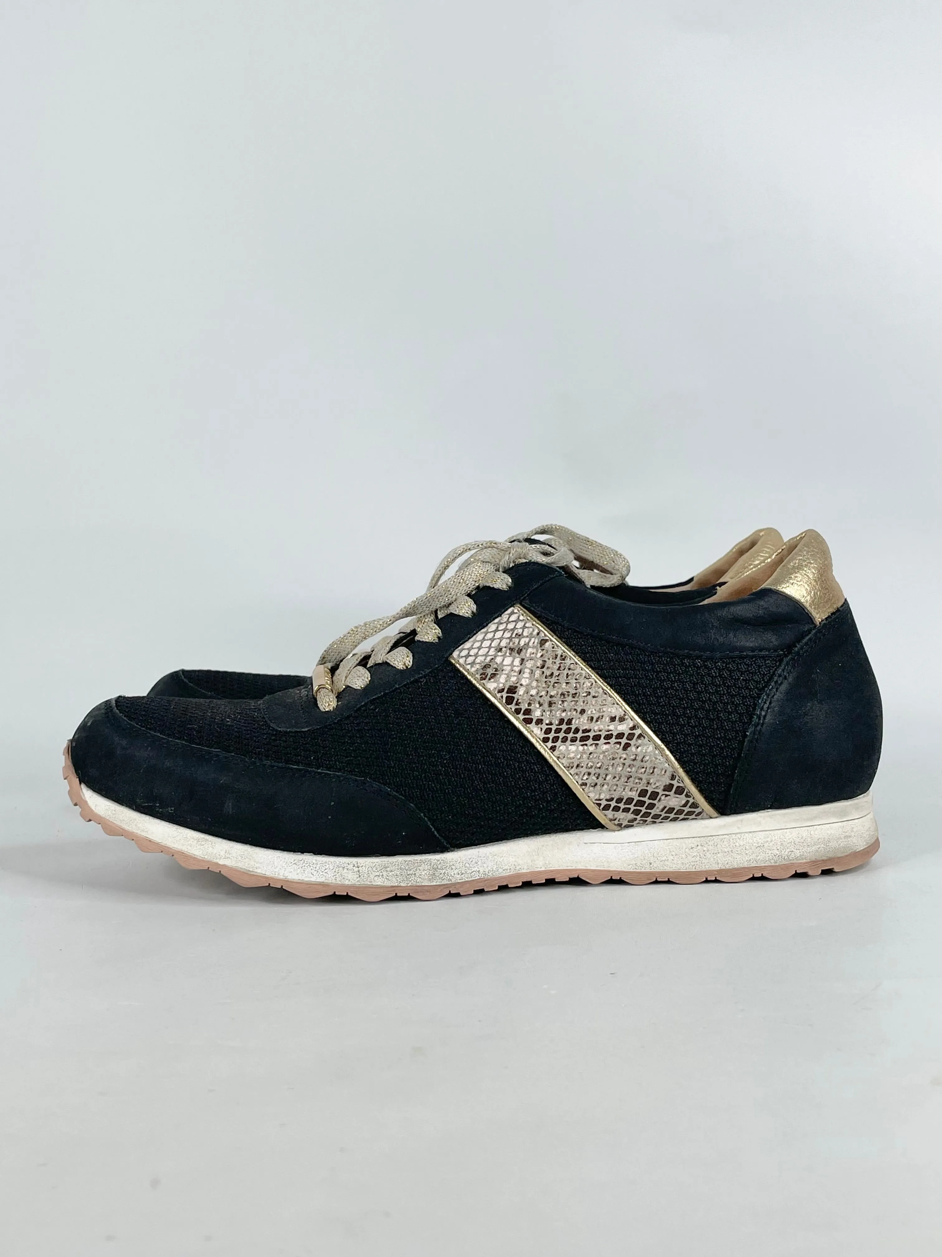 Bared Black 'Kestrel' Nubuck & Mesh Sneakers - EU39