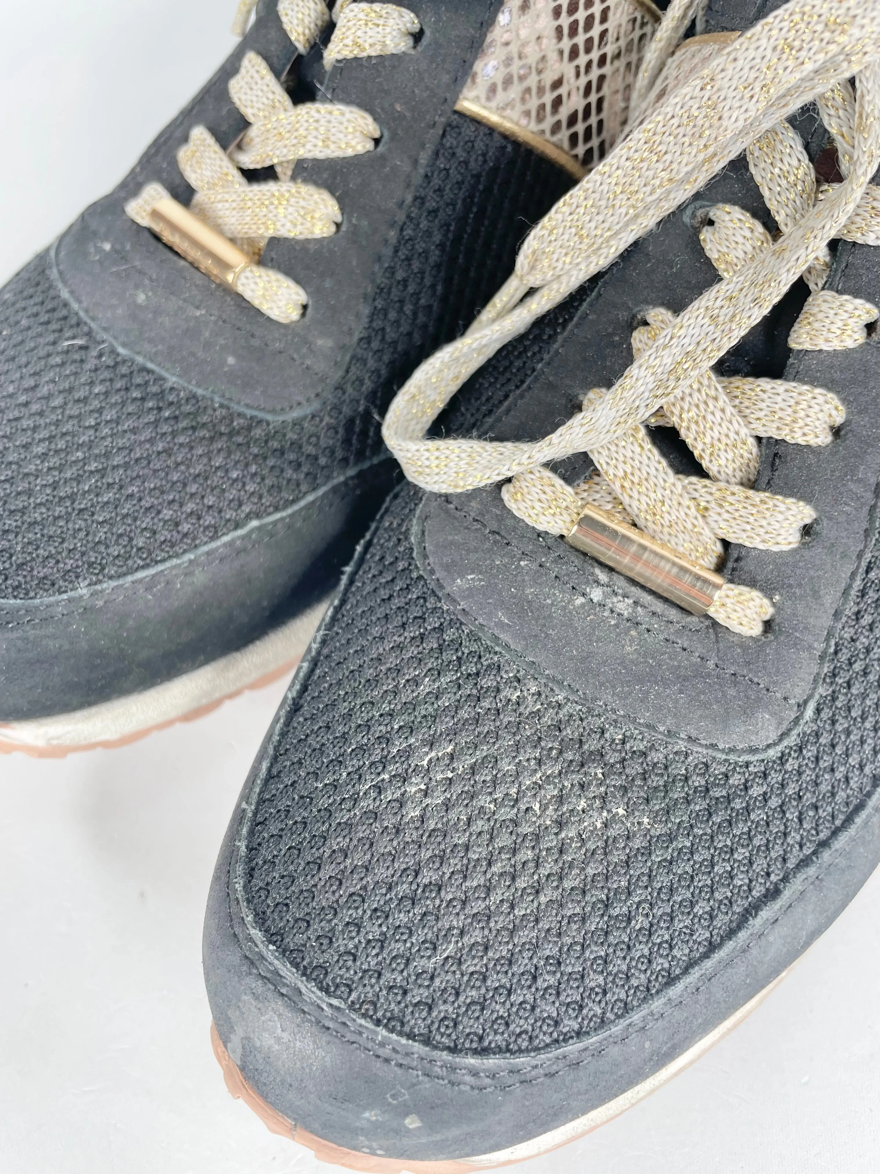 Bared Black 'Kestrel' Nubuck & Mesh Sneakers - EU39