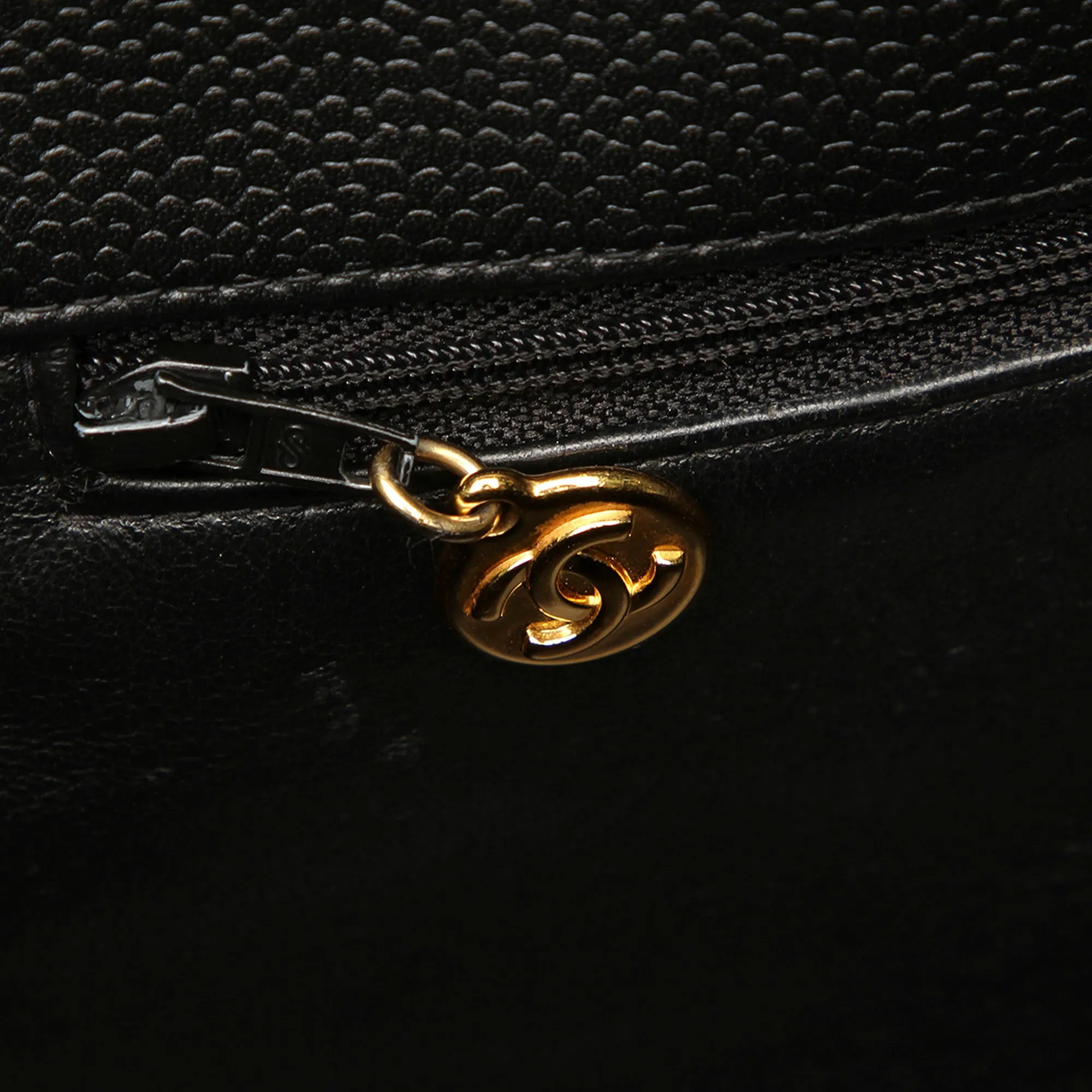 CC Timeless Caviar Grand Shopping Tote Black
