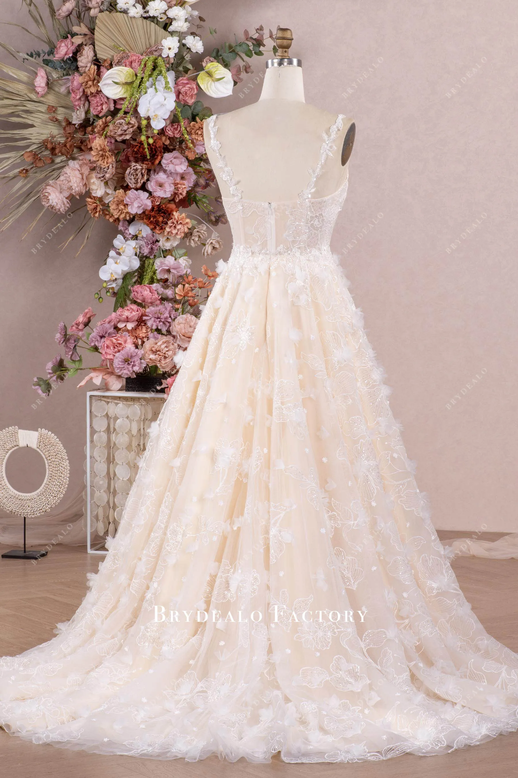 Designer 3D Flowers Lace Scoop Neck Long Wedding Dress