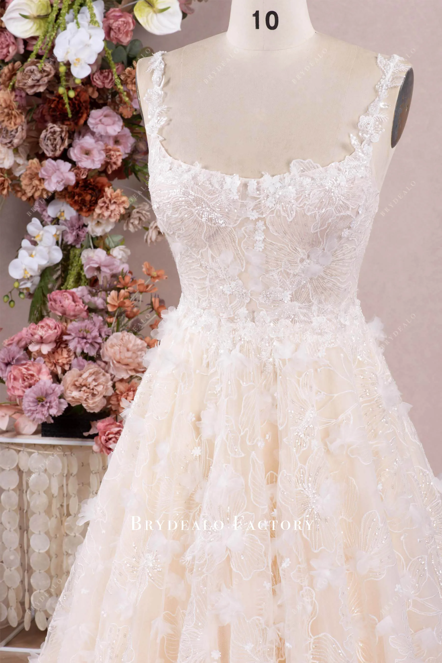 Designer 3D Flowers Lace Scoop Neck Long Wedding Dress