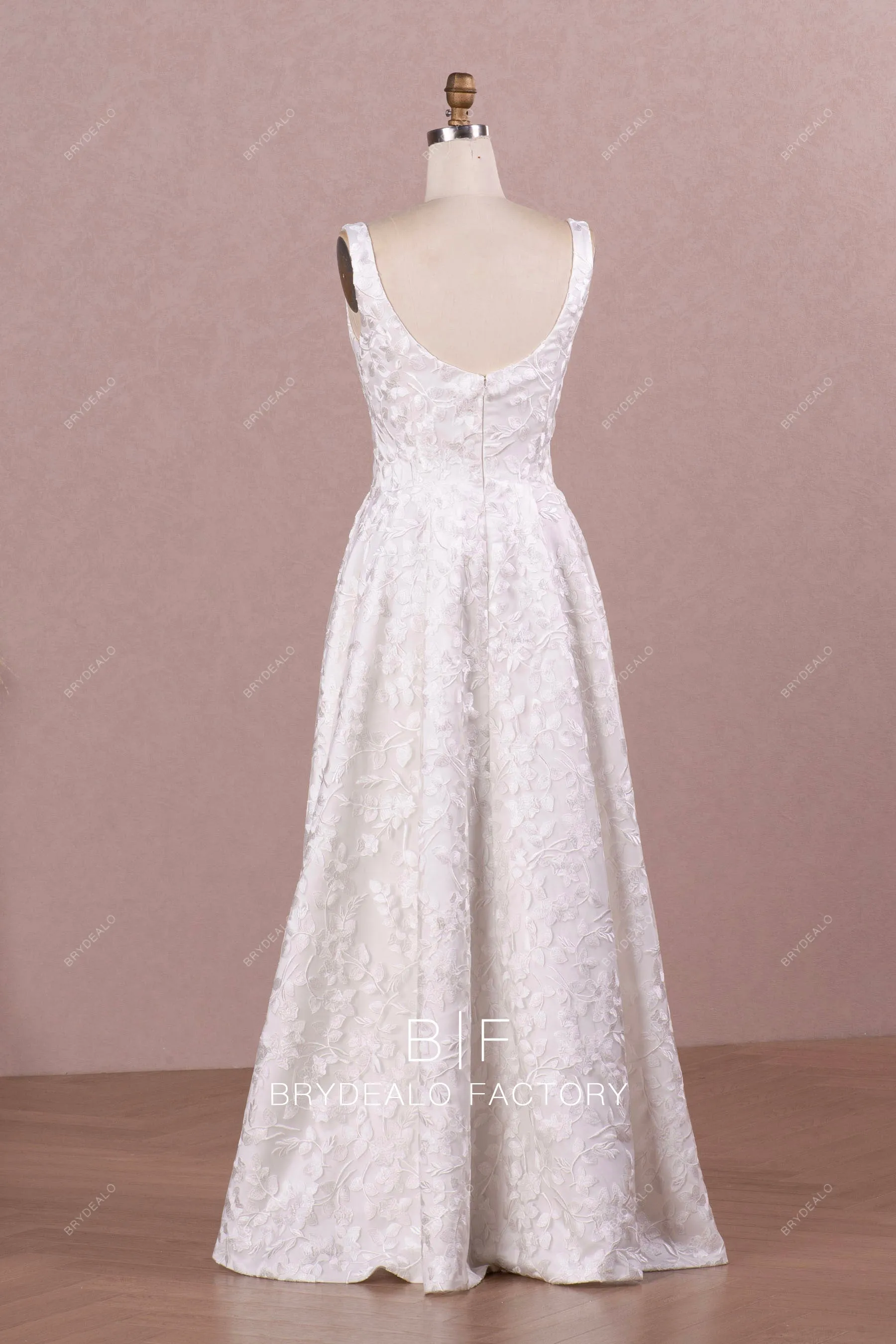 Sleeveless Designer Lace Outdoor Asymmetrical Bridal Gown