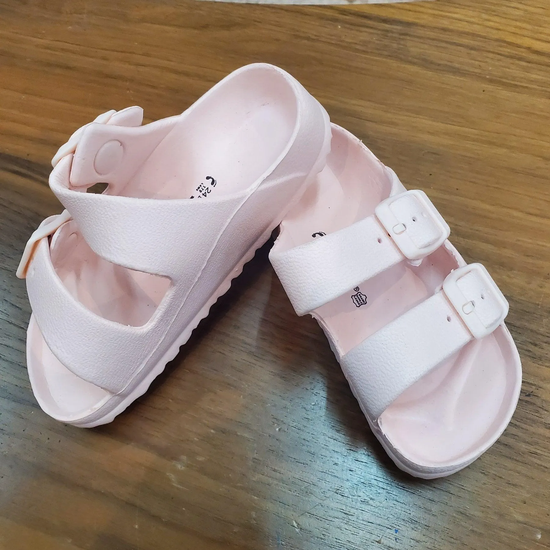 Slip-on Adjustable & Lightweight Slippers - Light Pink