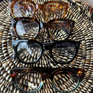Womens Bold Round Reading Glasses