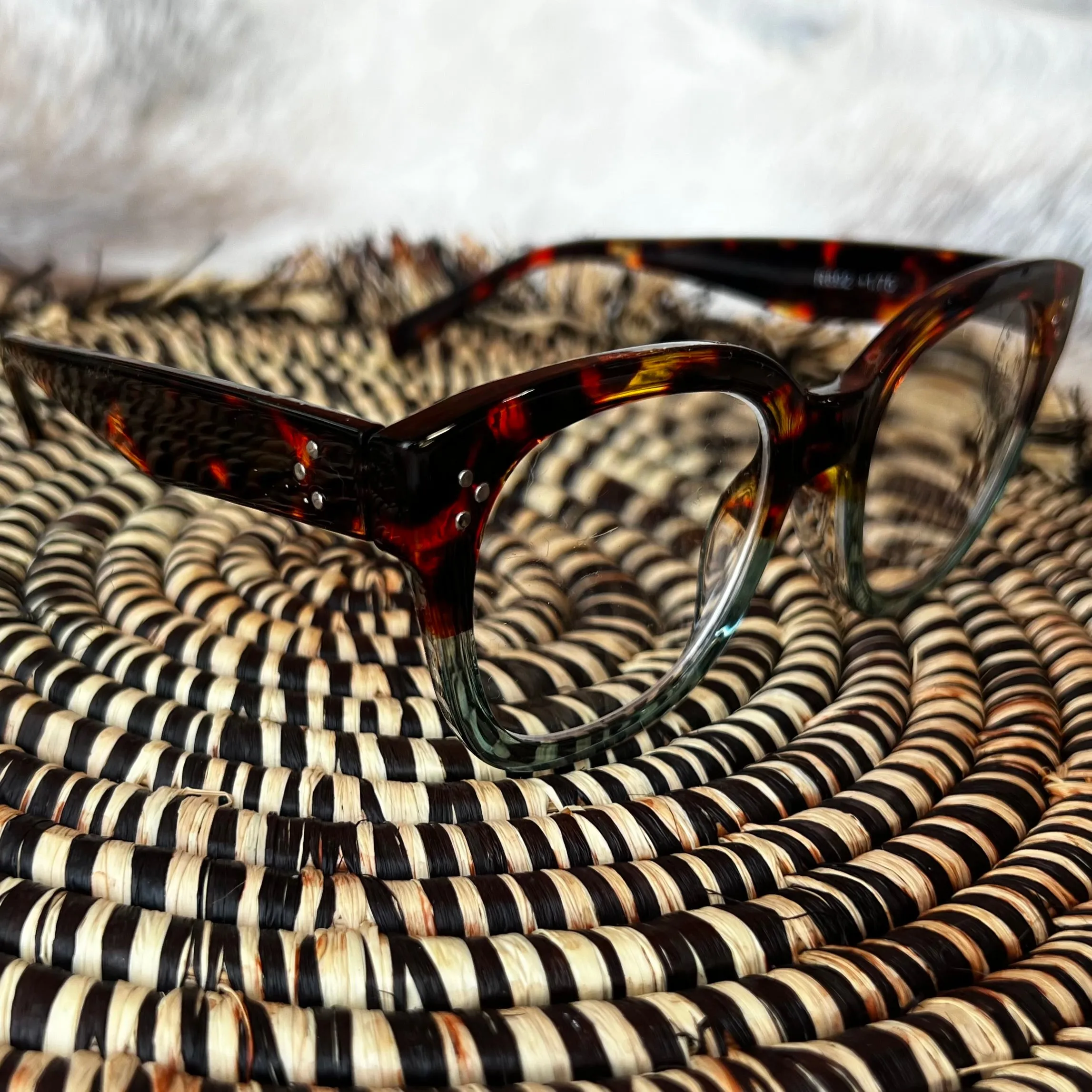 Womens Bold Round Reading Glasses
