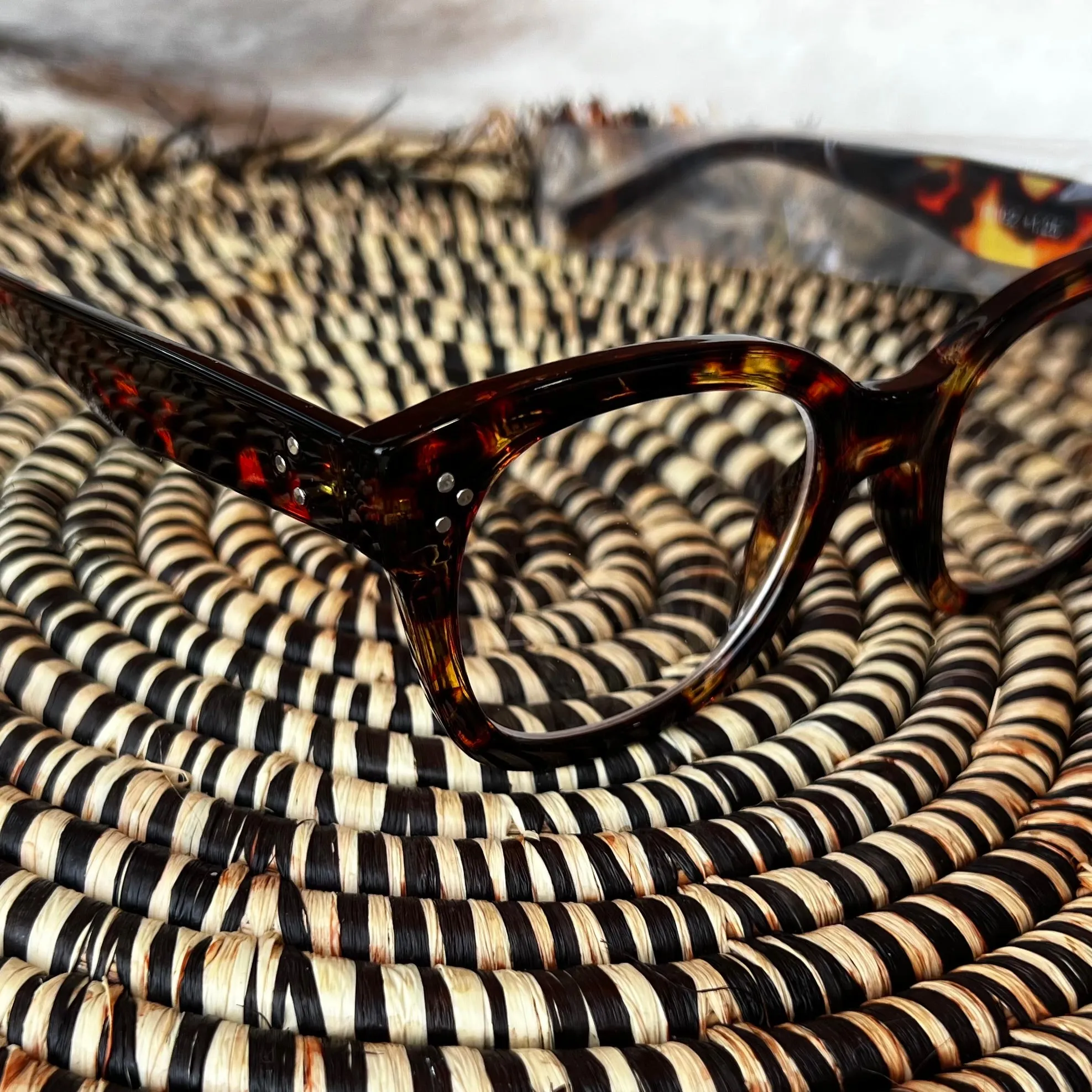 Womens Bold Round Reading Glasses