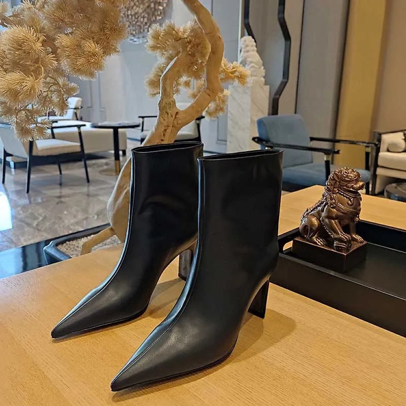 Women's Point Toe Chunky Ankle Boots